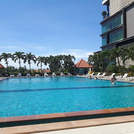 View Talay6 By Blue Ocean Suite Pattaya Exteriör bild