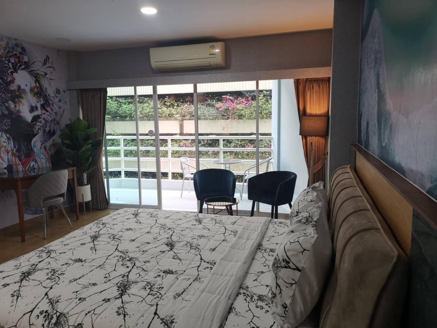 View Talay6 By Blue Ocean Suite Pattaya Rum bild
