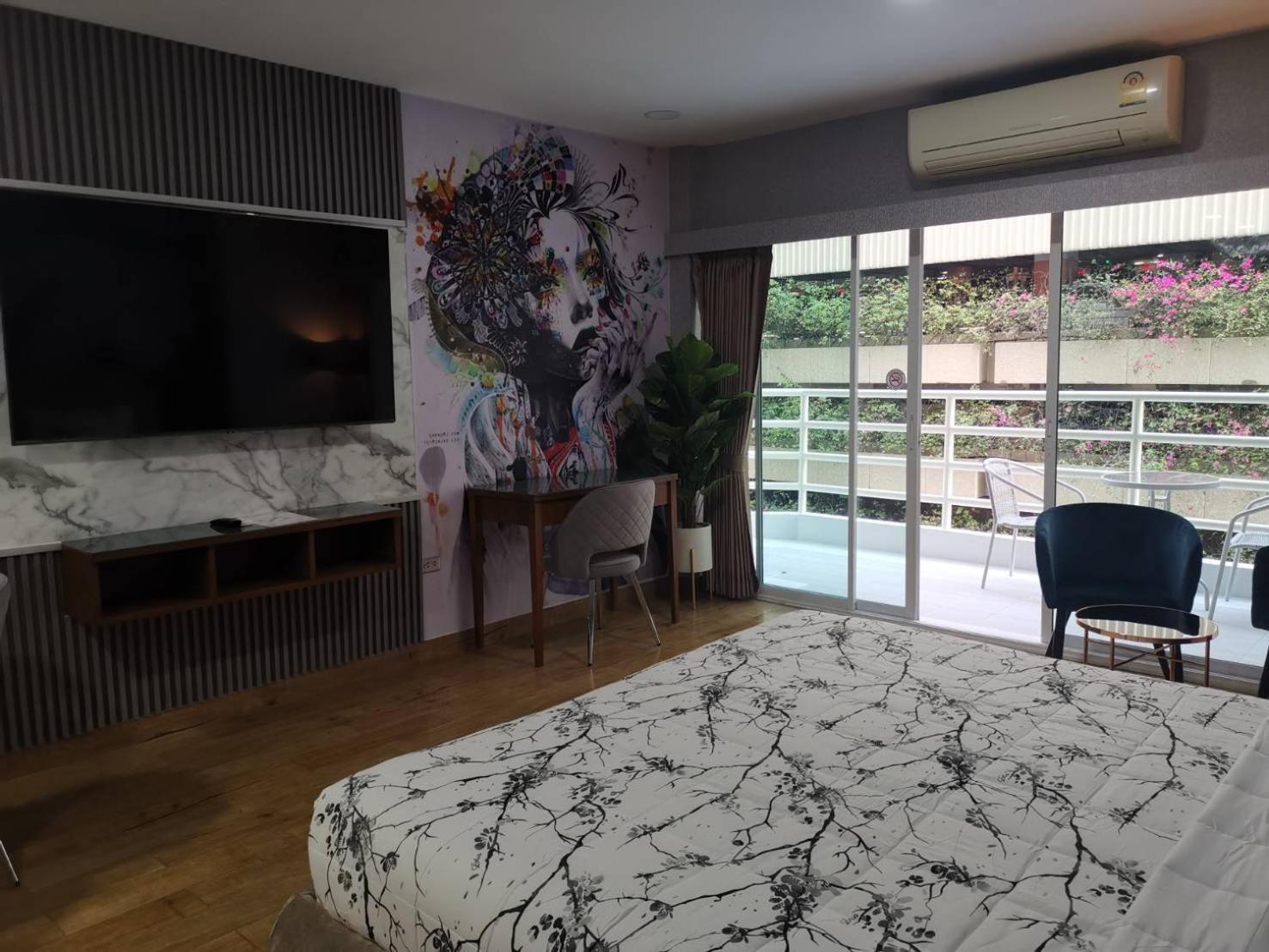 View Talay6 By Blue Ocean Suite Pattaya Rum bild
