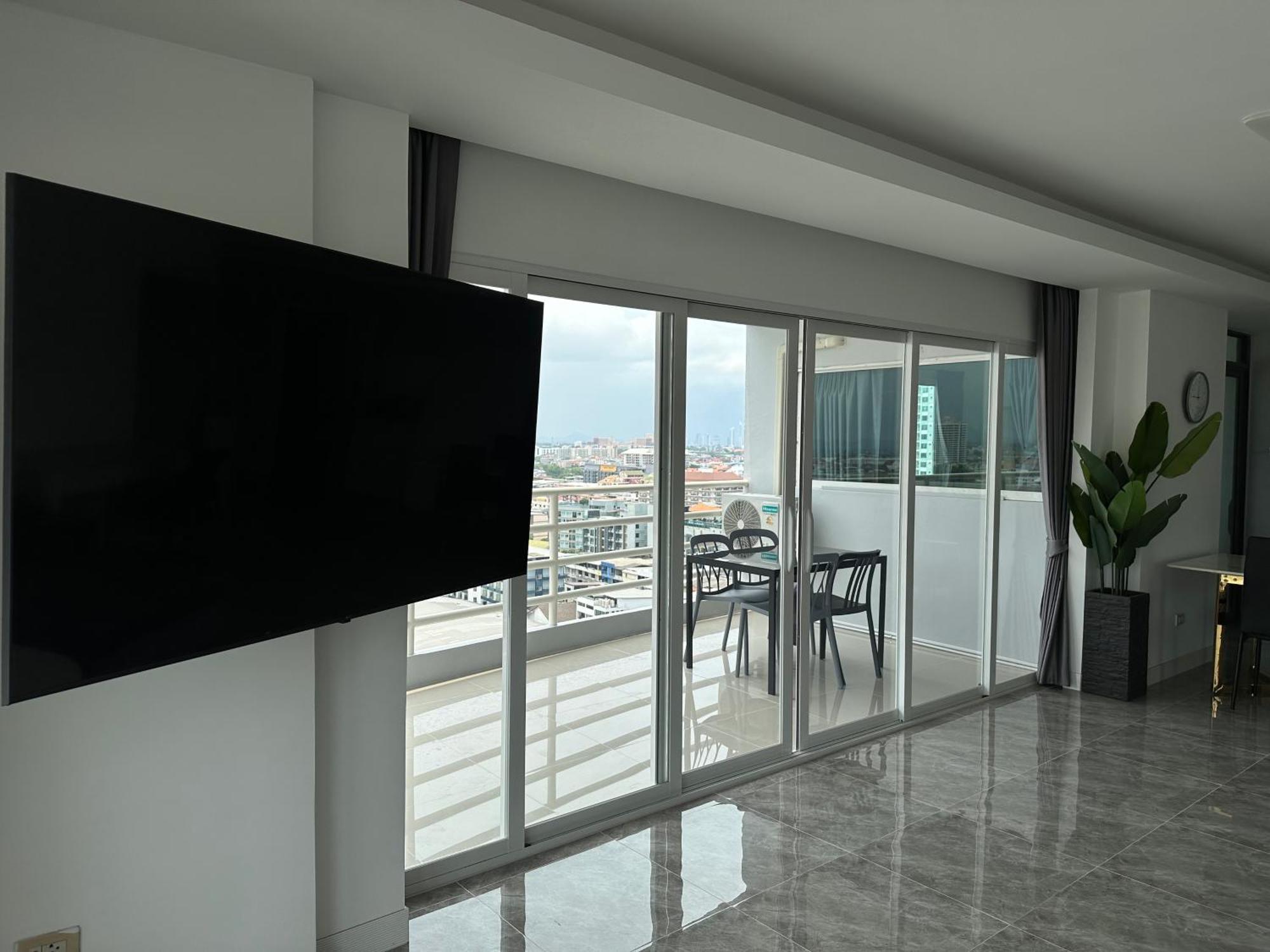 View Talay6 By Blue Ocean Suite Pattaya Exteriör bild