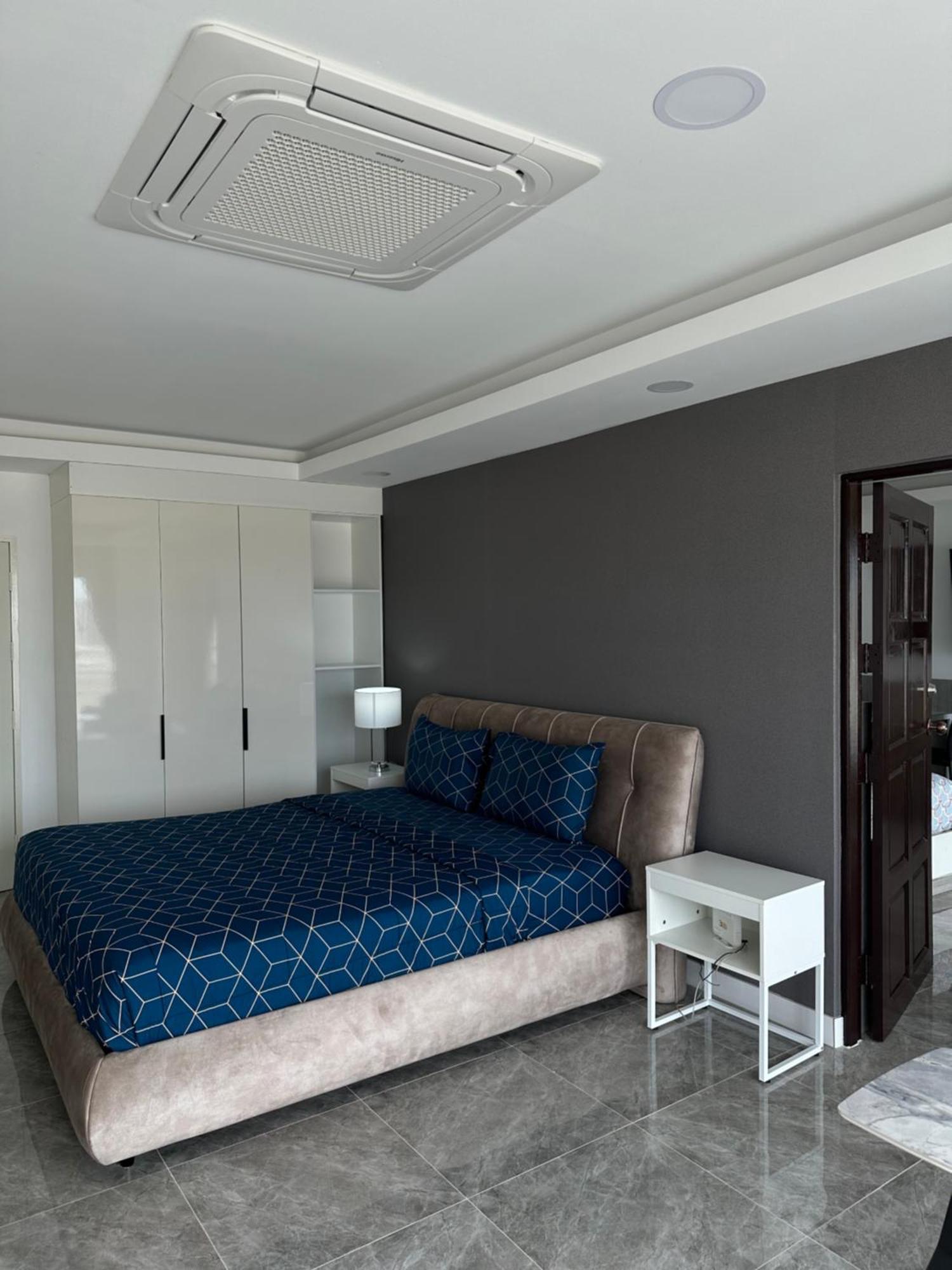 View Talay6 By Blue Ocean Suite Pattaya Exteriör bild
