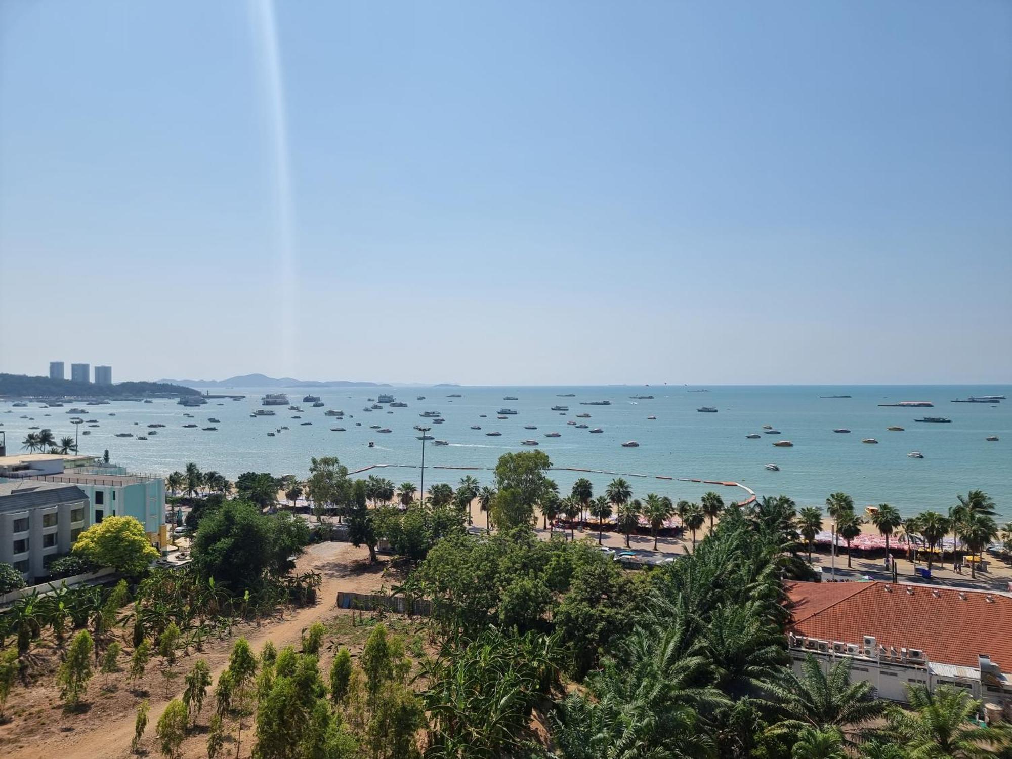 View Talay6 By Blue Ocean Suite Pattaya Rum bild