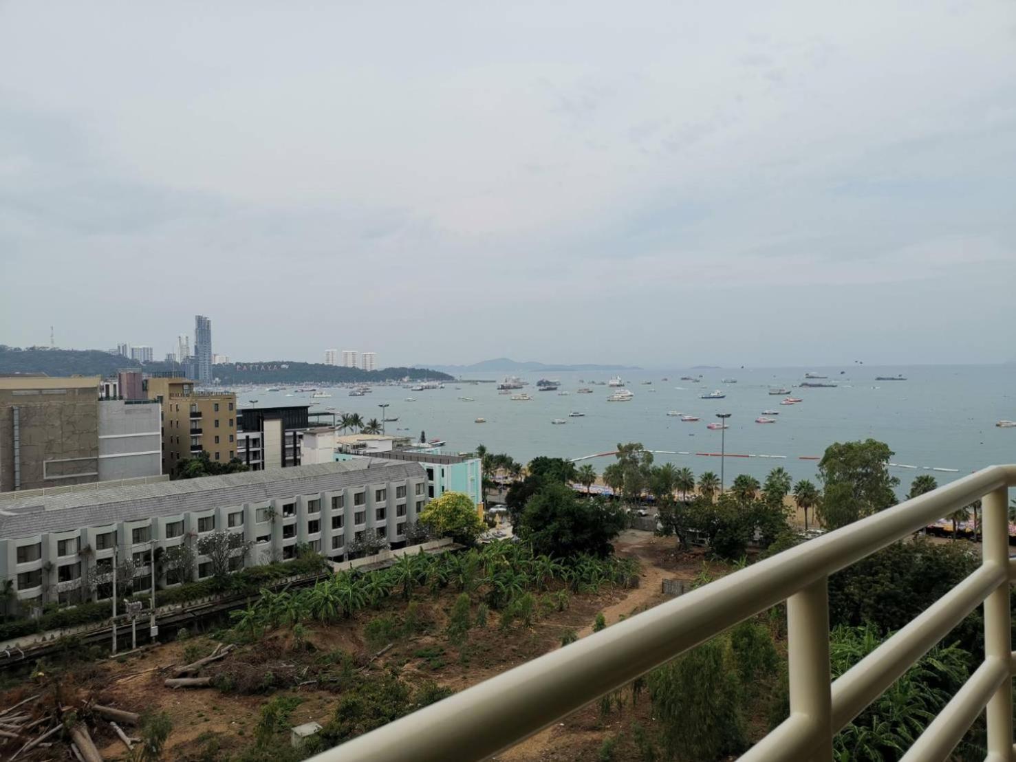View Talay6 By Blue Ocean Suite Pattaya Rum bild