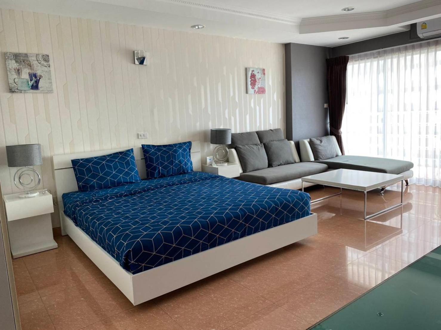 View Talay6 By Blue Ocean Suite Pattaya Exteriör bild