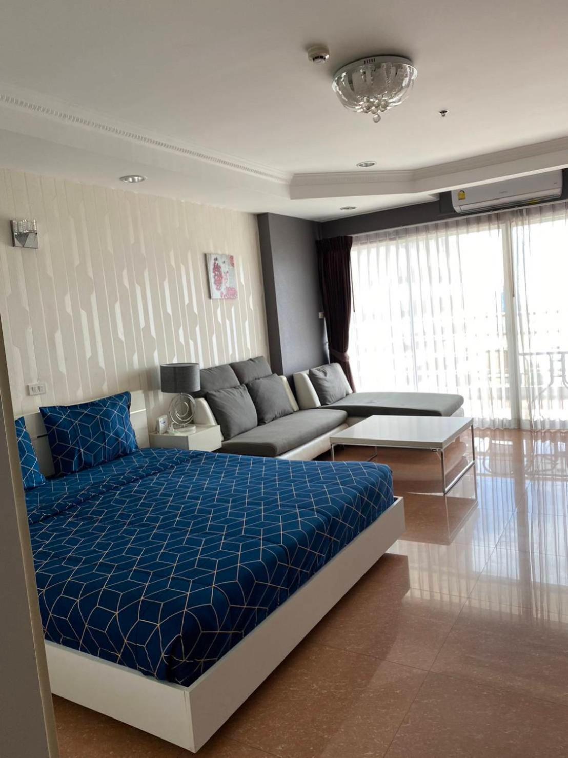 View Talay6 By Blue Ocean Suite Pattaya Exteriör bild